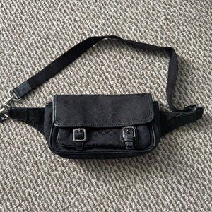 VINTAGE COACH PETITE HANDBAG